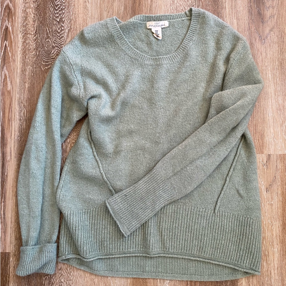 Sweater. Size Medium. Used, Great Condition.